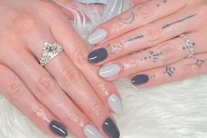 Lavish Nails & Spa image