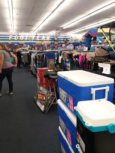 Sporting Goods Store «Big 5 Sporting Goods - Spring Valley», reviews and photos, 9805 Campo Rd #195, Spring Valley, CA 91977, USA