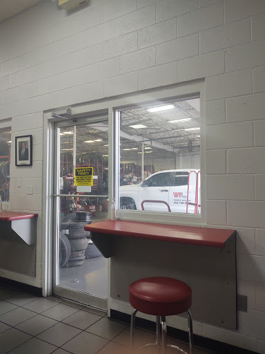 Tire Shop «Discount Tire Store - Ocala, FL», reviews and photos, 2701 SW College Rd #800, Ocala, FL 34474, USA