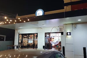 Yankee's Burger Bar - Mile End image
