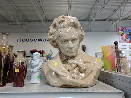 Thrift Store «Goodwill Retail Store of Lake St. Louis», reviews and photos, 913 Robert Raymond Dr, Lake St Louis, MO 63367, USA