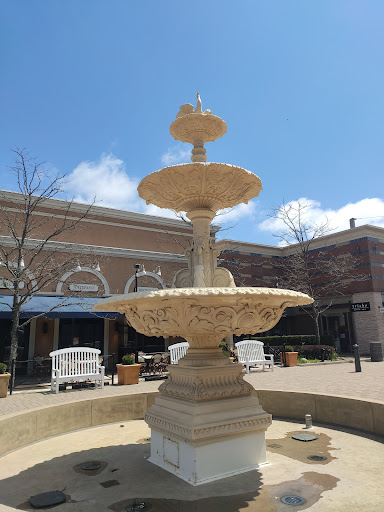 Shopping Mall «The Mall at Partridge Creek», reviews and photos, 17420 Hall Rd, Charter Twp of Clinton, MI 48038, USA