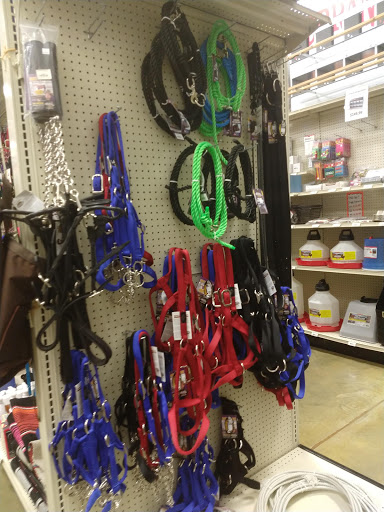 Farm Equipment Supplier «Tarwater Farm & Home Supply», reviews and photos, 4107 NW Topeka Blvd, Topeka, KS 66617, USA