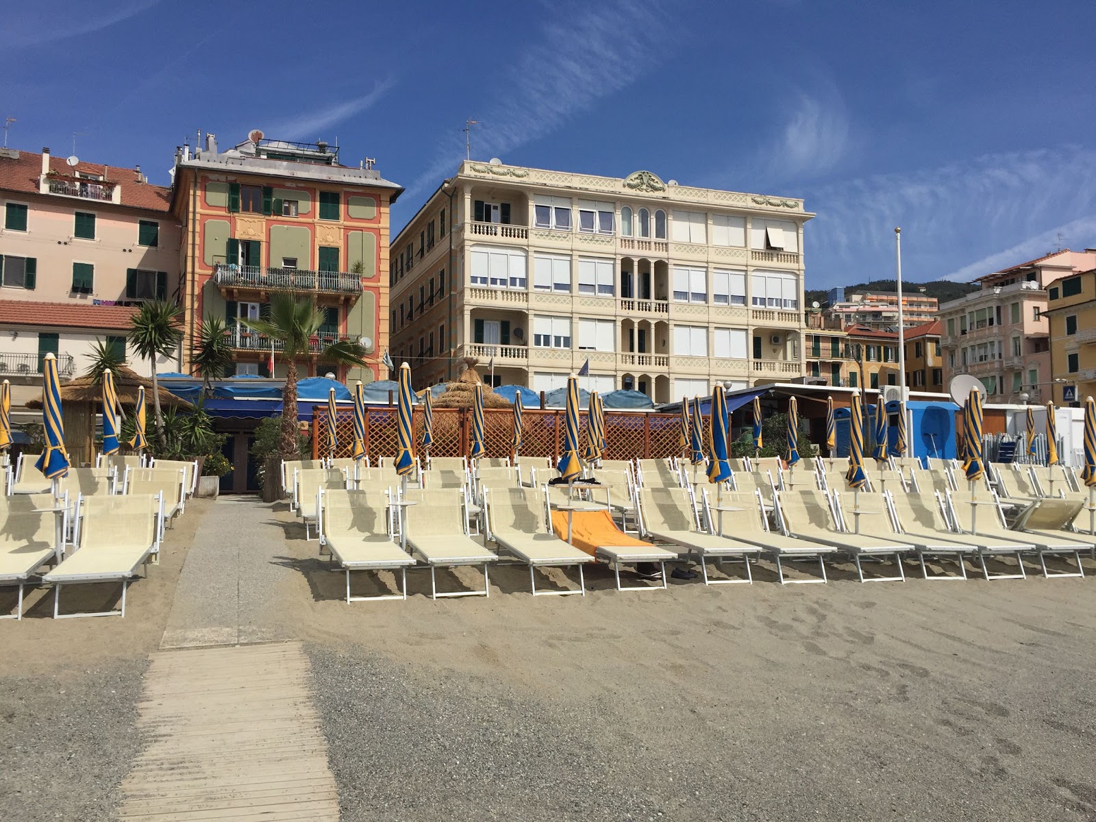 Foto de Spiaggia Varazze área de complejo turístico de playa
