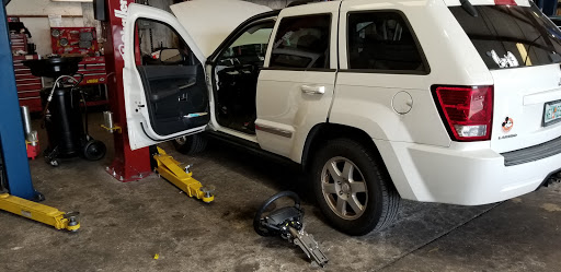 Auto Repair Shop «Central Florida Auto Repair», reviews and photos, 1779 S Orange Blossom Trail, Apopka, FL 32703, USA