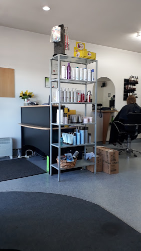 Reviews of Jularky’s Hair Studio - Unisex Hair Studio | Hair Colour | Mens Haircut in Parklands in Christchurch - Beauty salon