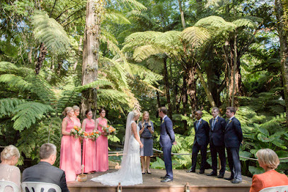 Heidi Seal - Tauranga Marriage Celebrant