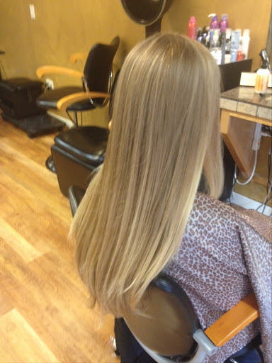 Hair Salon «Hair By Elizabeth. Bumble And Bumble.», reviews and photos, 222 D St #9a, Davis, CA 95616, USA