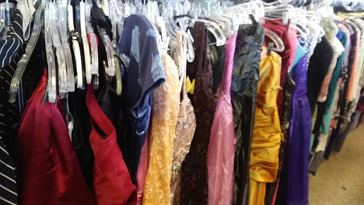 Thrift Store «American Way Thrift Store», reviews and photos, 3226 W Magnolia Blvd, Burbank, CA 91505, USA