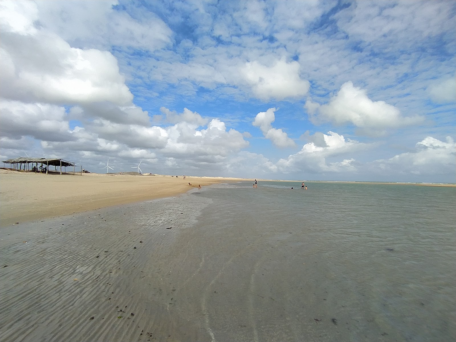 Foto von Praia de Patos mit langer gerader strand