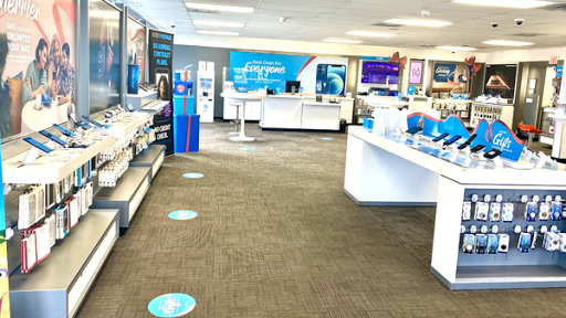 Cell Phone Store «AT&T», reviews and photos, 1332 N John Young Pkwy, Kissimmee, FL 34741, USA