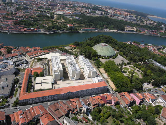 Faculdade de Farmácia da Universidade do Porto - Porto