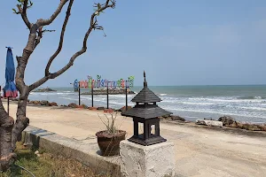 Hat Puek Tian Beach image