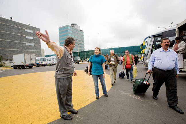 Opiniones de TRANSPORTE INSTITUCIONAL Y ESCOLAR, Aeropuerto, Empresarial, Transporte Familiar, Transporte sitios Turísticos. en Quito - Servicio de transporte