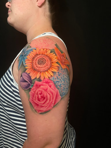 Explore mom of three tattoo ideas, creative tattoo ideas in Council Bluffs, available at Lil Bros Tattoo