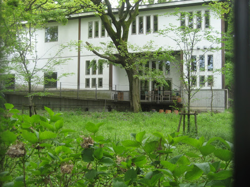 Mukougaoka Faculty House & Abreuvoir Restaurant