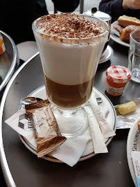 Cappuccino du Restaurant Café Odessa - Brasserie parisienne tendance - n°2
