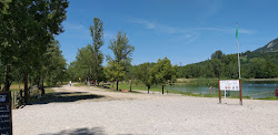 Plage du Plan d'eau de Motz'in fotoğrafı düz bir kıyı şeridi ile birlikte