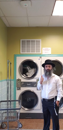 Latin American Laundromat - Photo 3 - Car repair in Elizabeth, NJ, Newark