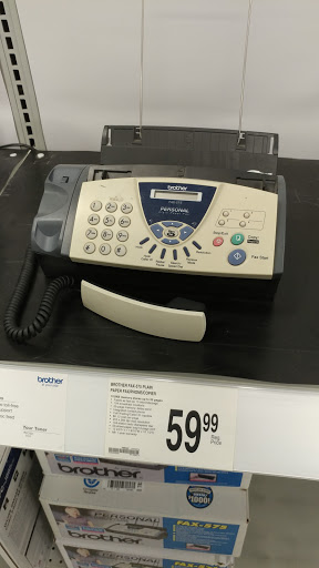 Office Supply Store «Staples», reviews and photos, 2100 E Snelling Dr #42, Roseville, MN 55113, USA