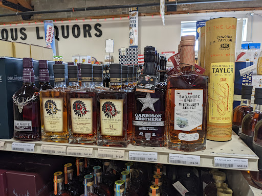 Liquor Store «Famous Wine & Spirits», reviews and photos, 7714 Madison St, Forest Park, IL 60130, USA