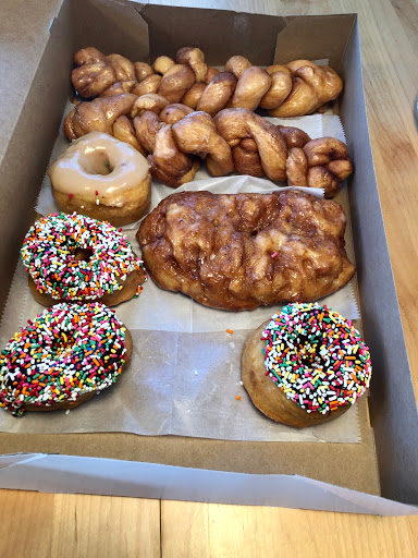 Donut Shop «Flip Flops Donut Shop», reviews and photos, 129 Bogue Inlet Dr, Emerald Isle, NC 28594, USA