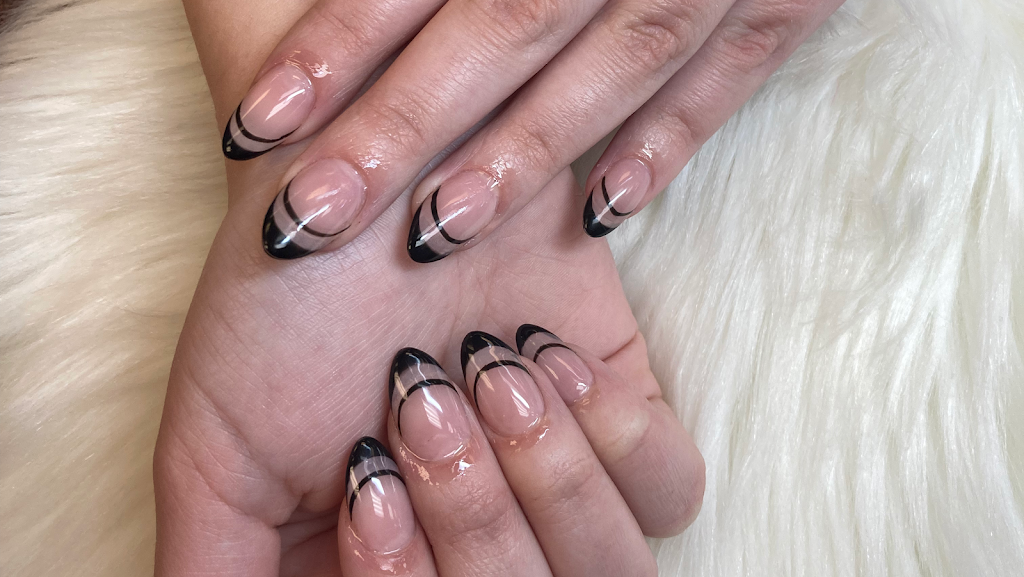 KV Nails & Wax 66061