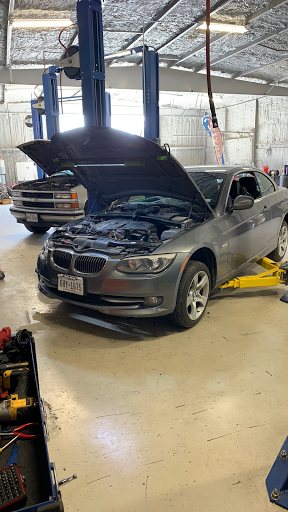 Auto Repair Shop «Full Service Automotive», reviews and photos, 25617 Old Fredericksburg Rd, Boerne, TX 78015, USA