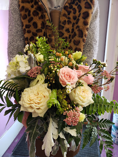 Florist «Morning Pond Flowers & Design», reviews and photos, 899 Blooming Grove Turnpike, Vails Gate, NY 12584, USA