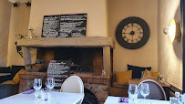 Atmosphère du Restaurant de spécialités provençales Auberge Provençale à Valbonne - n°9