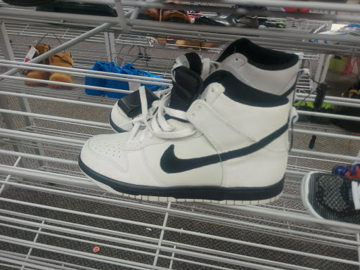 Clothing Store «Burlington Coat Factory», reviews and photos, 3286 Crain Hwy, Waldorf, MD 20602, USA