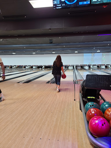 Bowling Alley «Brunswick Zone Turnersville Lanes», reviews and photos, 100 American Blvd, Turnersville, NJ 08012, USA