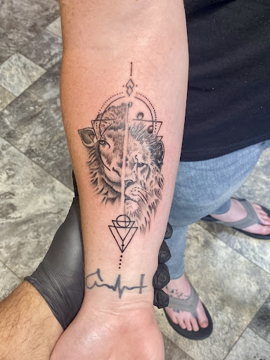 Explore bf name tattoo ideas, creative tattoo ideas in Scottsboro, available at Mad Tatters Tattoo & Body Piercing