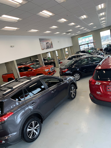 Used Car Dealer «St. Charles Toyota Certified Pre-Owned Center», reviews and photos, 1845 E Main St, St Charles, IL 60174, USA
