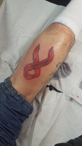 Tattoo Shop «Twisted Tattoo & Body Piercing», reviews and photos, 4168 N Elston Ave, Chicago, IL 60618, USA