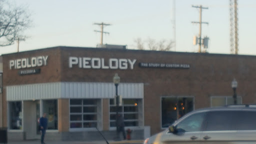 Piano Bar «526 Main Dueling Piano Bar», reviews and photos, 526 S Main St, Royal Oak, MI 48067, USA