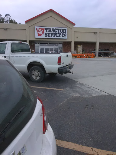 Home Improvement Store «Tractor Supply Co.», reviews and photos, 1608 2nd Ave E, Oneonta, AL 35121, USA