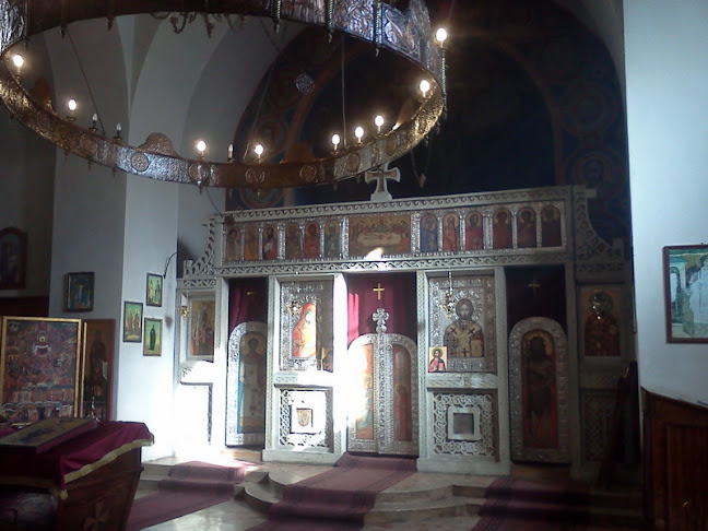 Recenzije Crkva Pokrova Presvete Bogorodice u Knin - Crkva