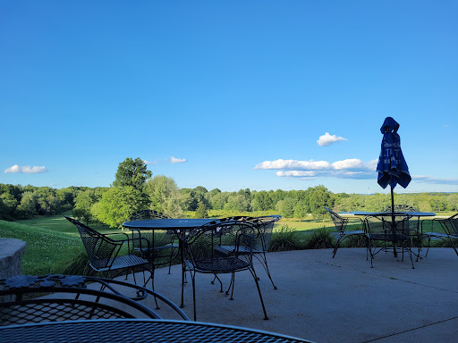 Country Club «Crestview Country Club», reviews and photos, 281 Shoemaker Ln, Agawam, MA 01001, USA