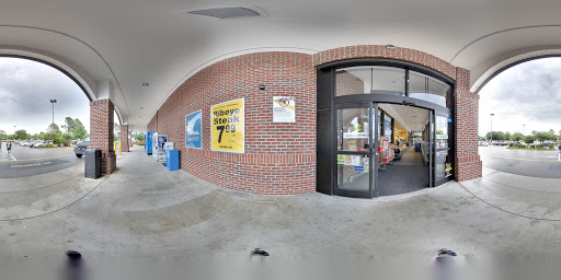 Grocery Store «Food Lion», reviews and photos, 2432 S 17th St, Wilmington, NC 28401, USA