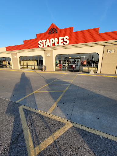 Office Supply Store «Staples», reviews and photos, 23131 Michigan Ave, Dearborn, MI 48124, USA