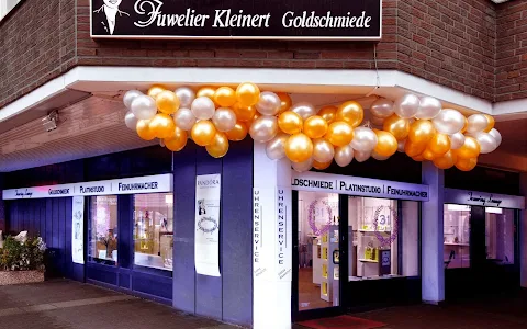 Juwelier Kleinert / Goldschmiede / Feinuhrmacher / Trauring-Lounge / 3D CAD Schmuckentwicklung image