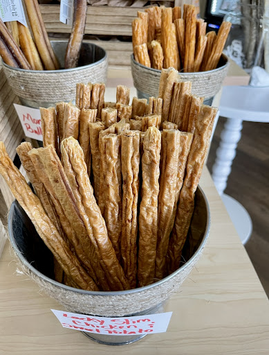 Pet Supply Store «The Doggie Bag A Pet Boutique», reviews and photos, 1745 E Edgewood Dr, Lakeland, FL 33803, USA