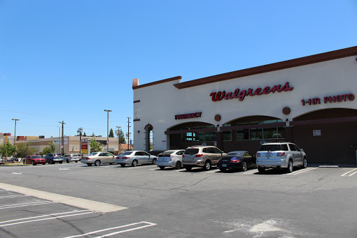 Drug Store «Walgreens», reviews and photos, 17010 Chatsworth St, Granada Hills, CA 91344, USA