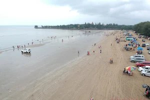 Pantai Pasir Putih Tuban, Jawa Timur image