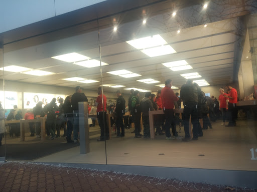 Computer Store «Apple Main Place», reviews and photos, 120 W Jefferson Ave, Naperville, IL 60540, USA