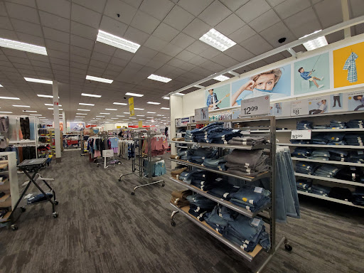 Department Store «Target», reviews and photos, 1800 W Empire Ave, Burbank, CA 91504, USA