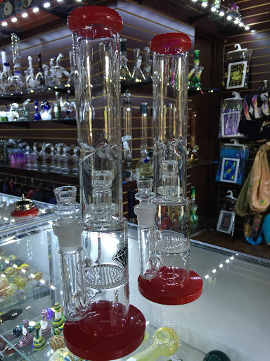 Tobacco Shop «The Wild Side Smoke Shop», reviews and photos, 229 W Hickory St, Denton, TX 76201, USA