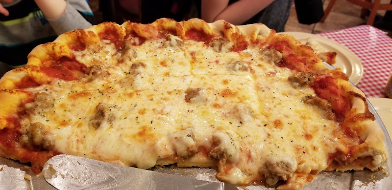 #1 best pizza place in Gurnee - Mama K's Pizza and Grille