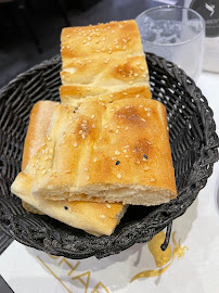 Focaccia du Restaurant de spécialités perses Shabestan - Champs-Élysées à Paris - n°4